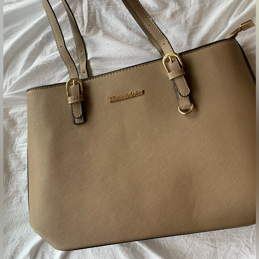 Medium sized Concealed Carry Montana west shoulder bag in color “khaki”